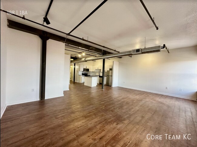 Building Photo - 204 Walnut St