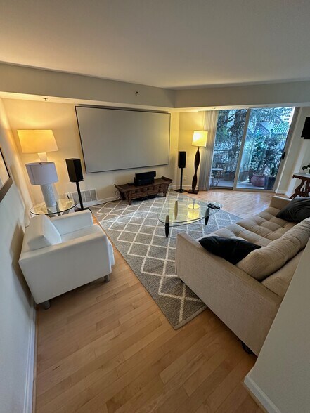 living room - 7500 Woodmont Ave