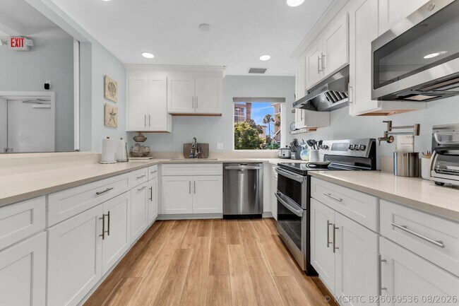 Building Photo - 931 Gardenia Dr