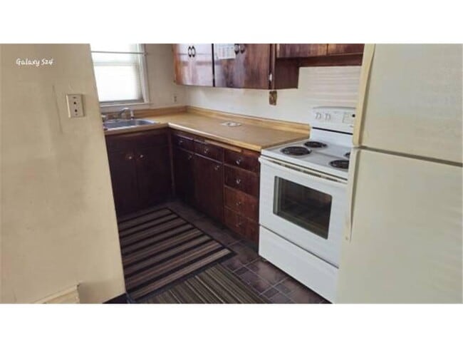 Primary Photo - 501 1st St N