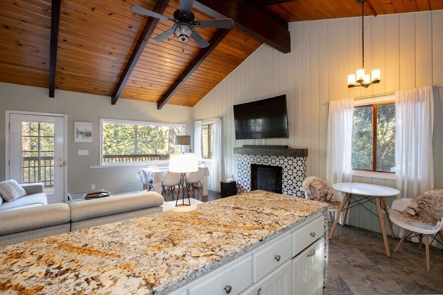 Building Photo - 24933 Faulhorn Dr