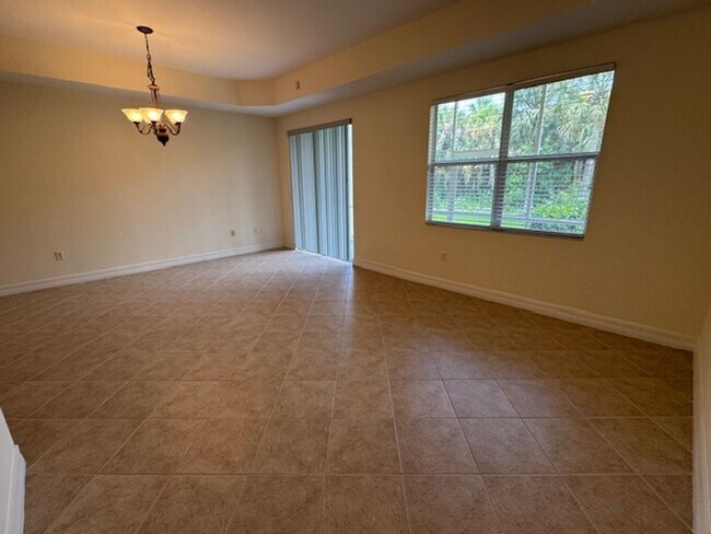 Building Photo - 3/2.5 Attached Villa in Sail Harbour