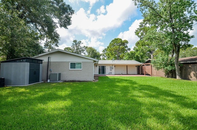 Building Photo - 10050 Haddington Dr