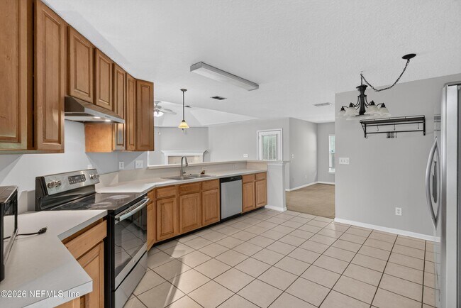Building Photo - 11669 Collins Creek Dr