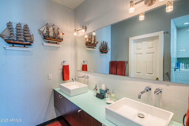 Building Photo - 100 E Fillmore St