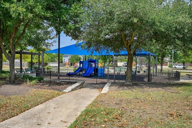 Building Photo - 920 Coronation Way