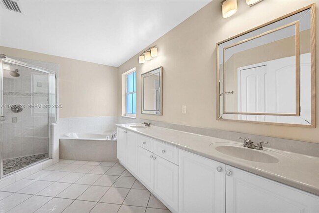 Building Photo - 2784 SW 129th Terrace