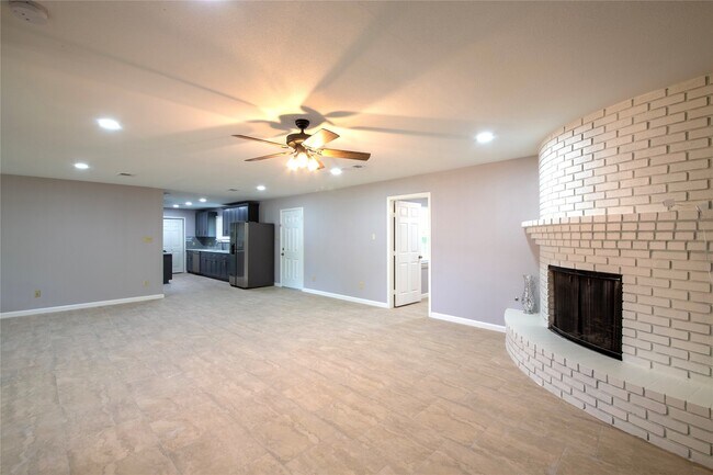 Building Photo - 1011 Twinbrooke Dr