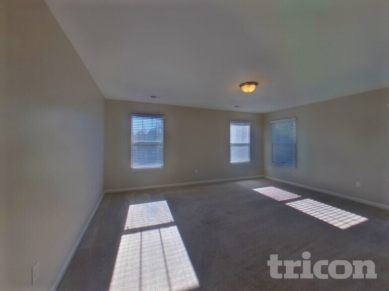 Building Photo - 583 Goldstone Ln