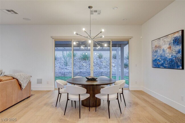 Building Photo - 2560 Bridle Oaks Ct