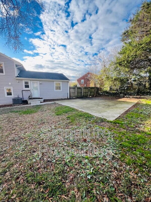 Building Photo - 936 Weaver Ave