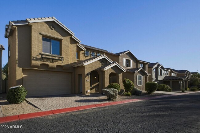 Building Photo - 5643 E Alder Ave