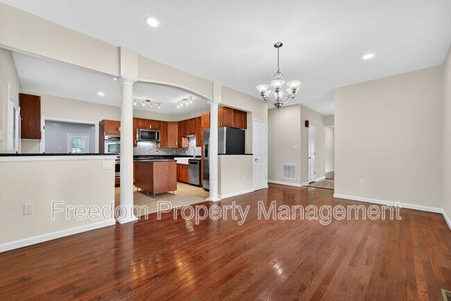 Building Photo - 8513 Thomas Dr