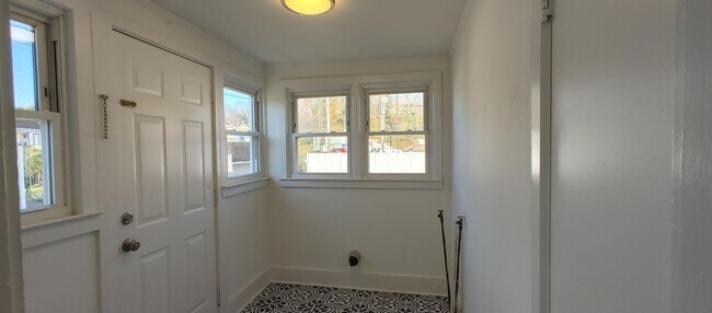Building Photo - LEASE ONLY - 2219 Lyndon Ave.