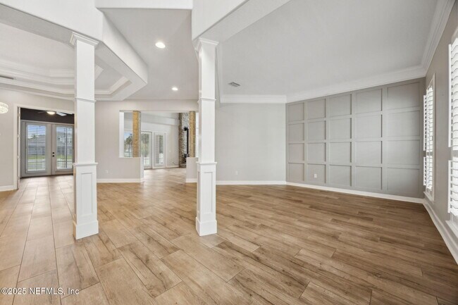 Building Photo - 1842 Paradise Moorings Blvd