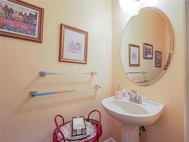 Building Photo - 5873 Pine Ridge Cir