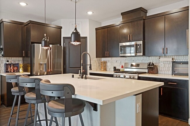 Building Photo - Spacious 5 Bedroom Home in Lodi with 1st f...