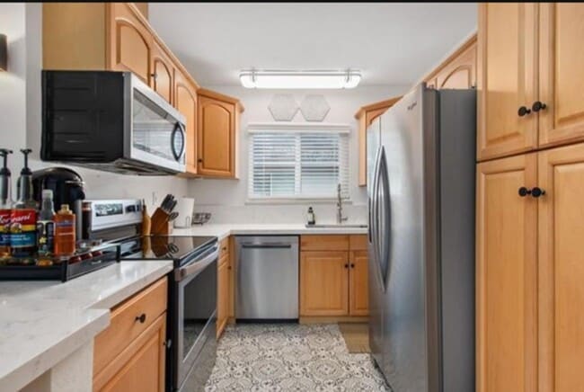 Building Photo - City Heights Condo