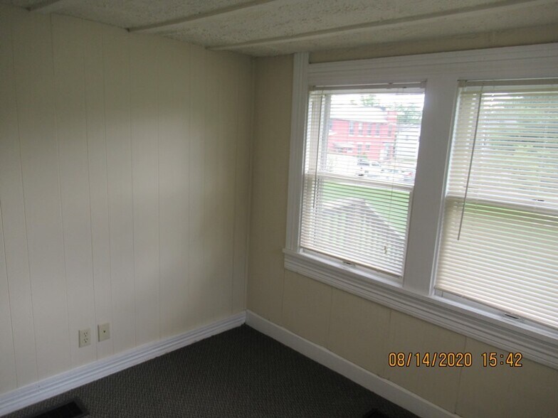 Building Photo - 320 E Cottage Grove Ave