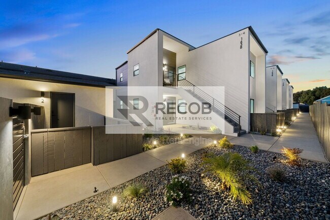 Building Photo - 1638 Elm Ave