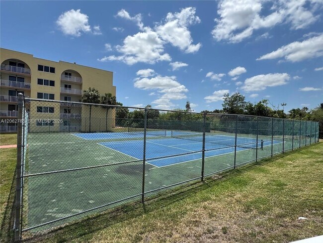 Building Photo - 7010 NW 186th St