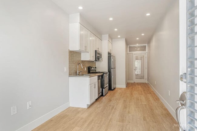 Building Photo - 80 Terra Vista Ave
