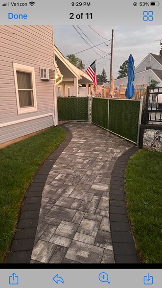 Building Photo - 2 Carriage Ln