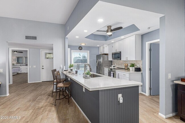 Building Photo - 11210 W Pueblo Ct