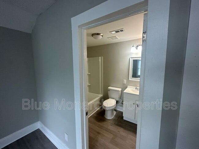 Building Photo - 5249 Clearwater Lake Rd