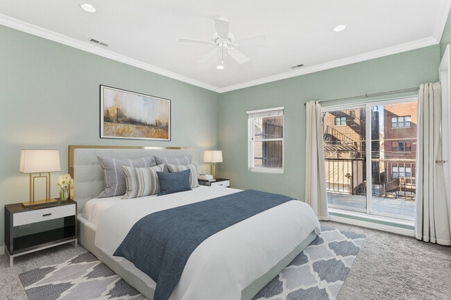 Building Photo - 3228 N Sheffield Ave