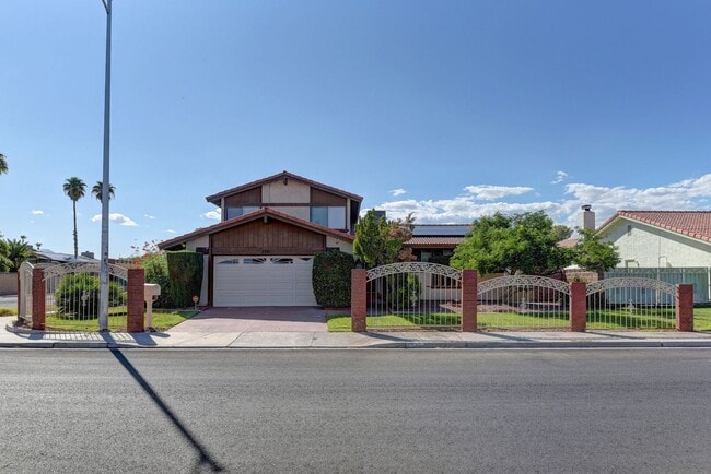 Building Photo - Discover this 4-bedroom, 2.5-bath historic beauty in the heart of Spring Valley, where Old Vegas ...