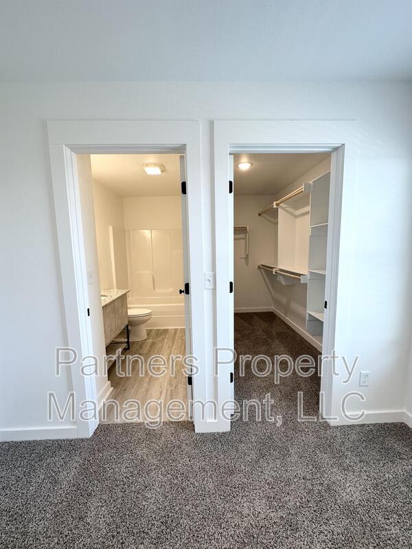 Building Photo - 1070 Boardwalk Ave