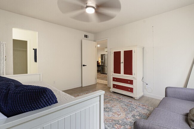 Building Photo - 2907 Woodrich Dr