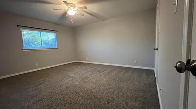 Building Photo - 1109 Dexford Dr