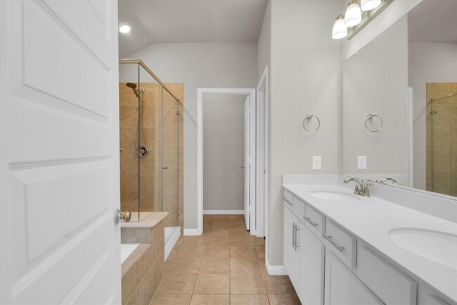 Building Photo - 2421 Bear Crk Dr