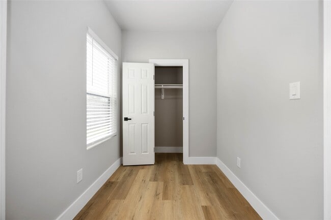 Building Photo - 2409 Dolly Wright St