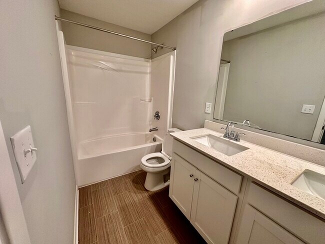 Building Photo - 1287 Bristol Pl