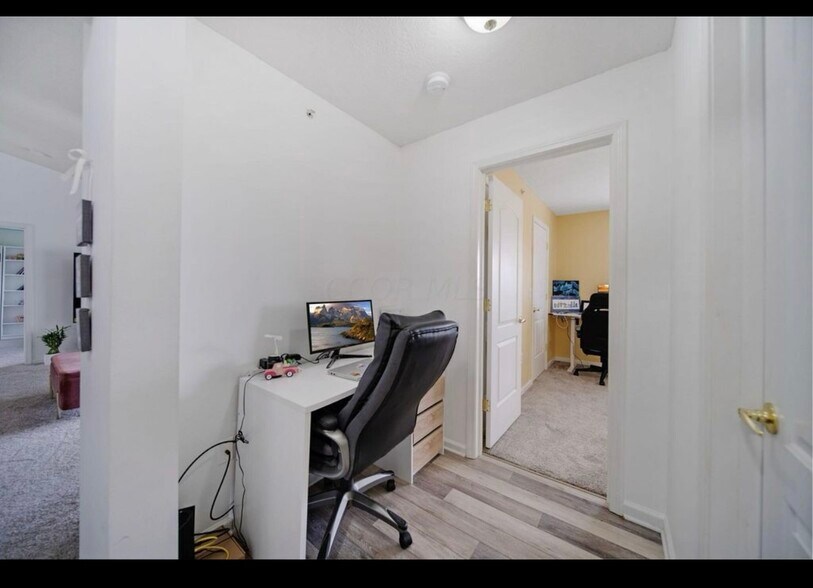 Building Photo - 785 Hidden Springs Dr