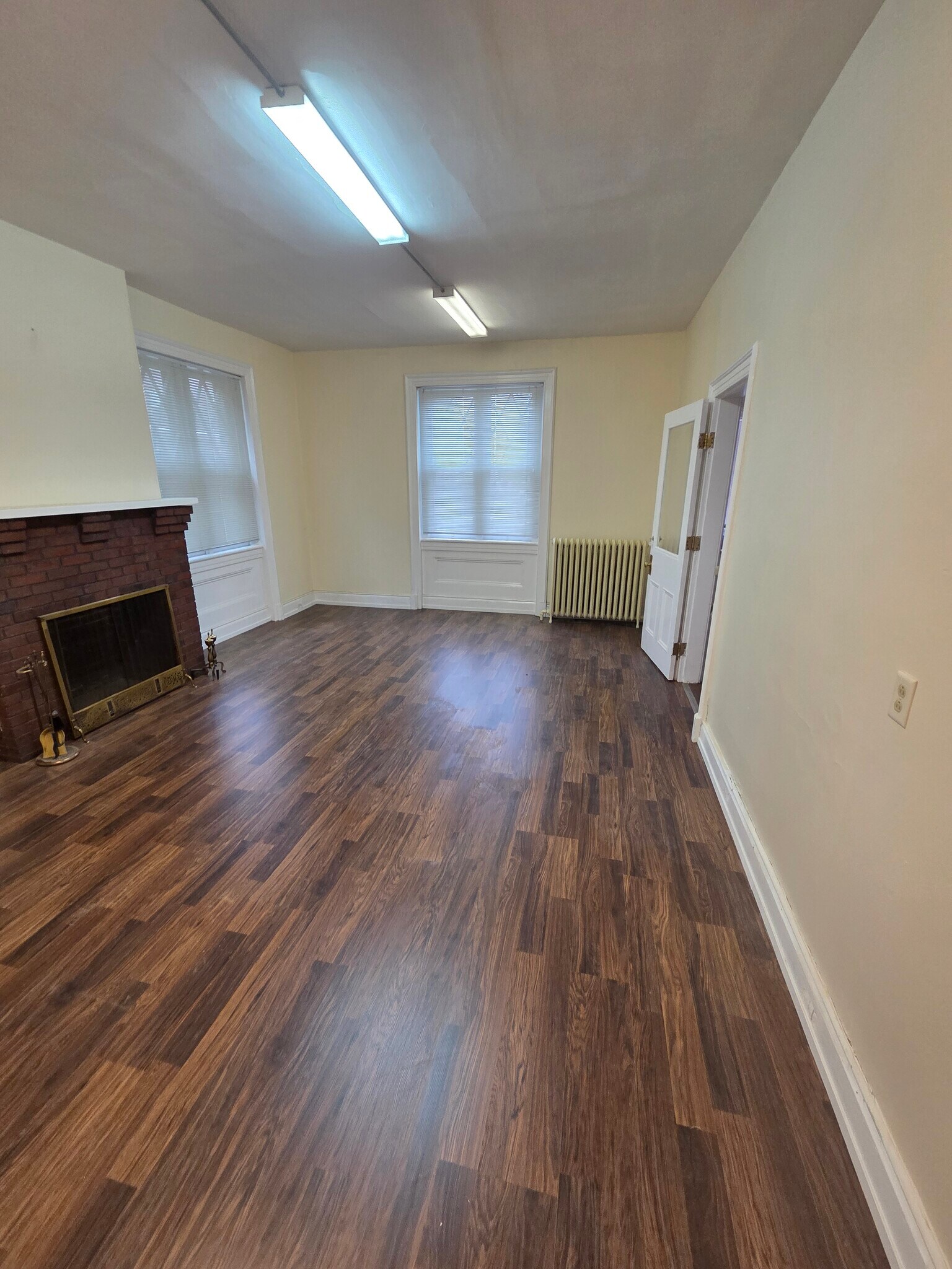 Building Photo - 806 13th St