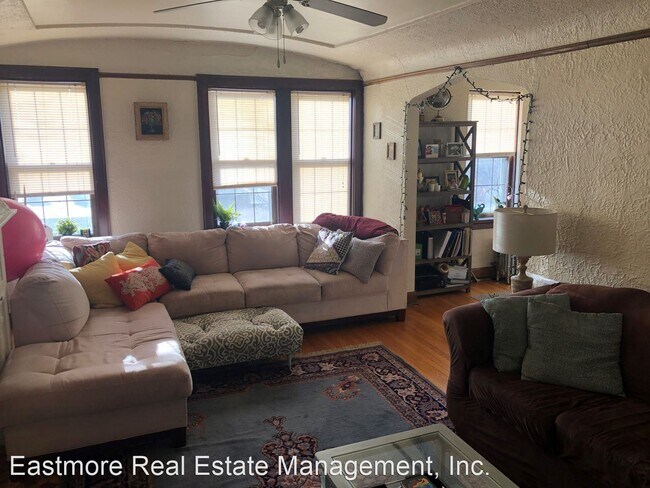 Building Photo - 4474 N Oakland Ave