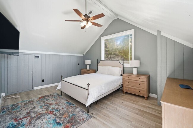 Building Photo - FULLY FURNISHED! Magnificent Panoramic Views!!