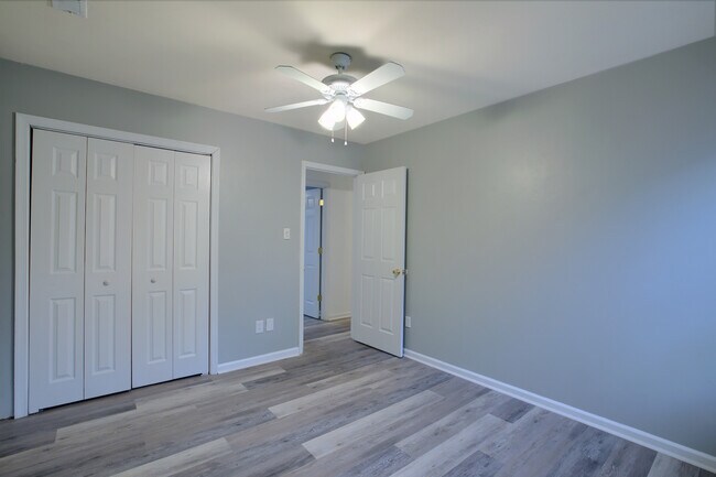 Building Photo - 5 Millicent Ct