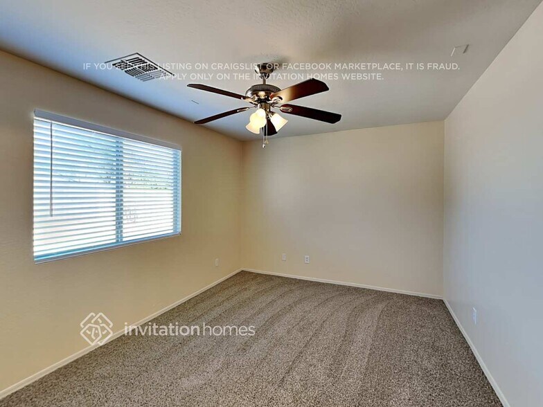 Building Photo - 15204 N Poppy St