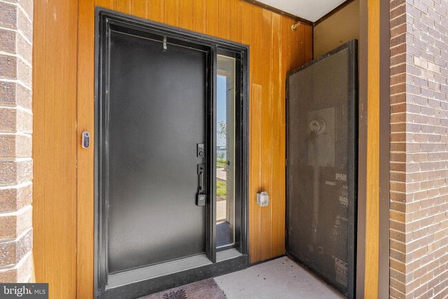 Building Photo - 3213 Birchview Walk