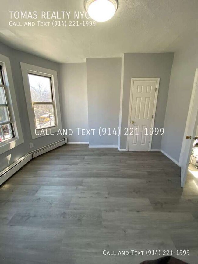 Building Photo - 67 Van Cortlandt Park Ave