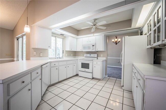 Building Photo - 2326 Deerbrook Dr