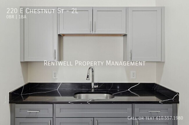 Building Photo - 220 E Chestnut St