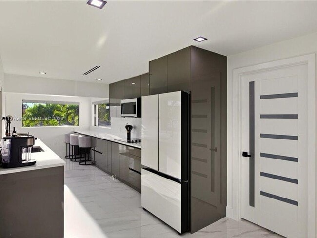 Building Photo - 103 Tropicana Dr