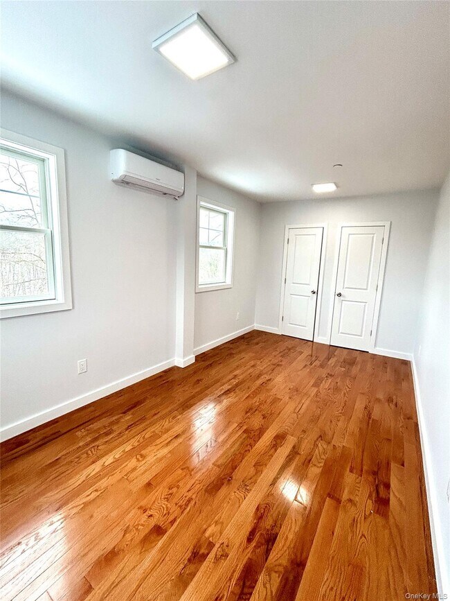 Building Photo - 99 Main St