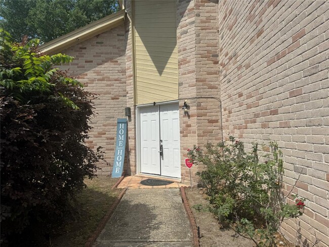 Building Photo - 12011 Carriage Ridge Ct